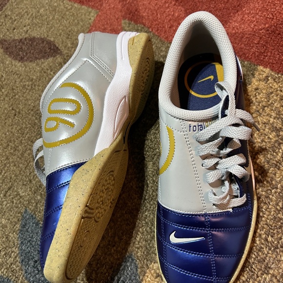 Nike Blue and White Athletic Shoes - Picture 3 of 16